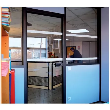 Ruban adhésif pour repérage de surface vitrée